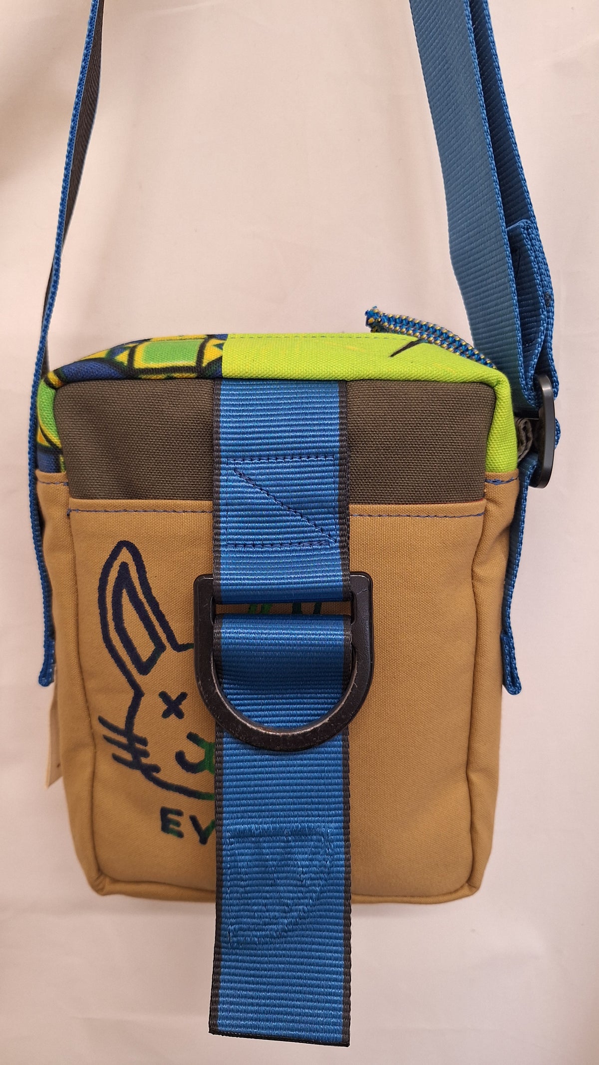 Small Zipped messenger bag
