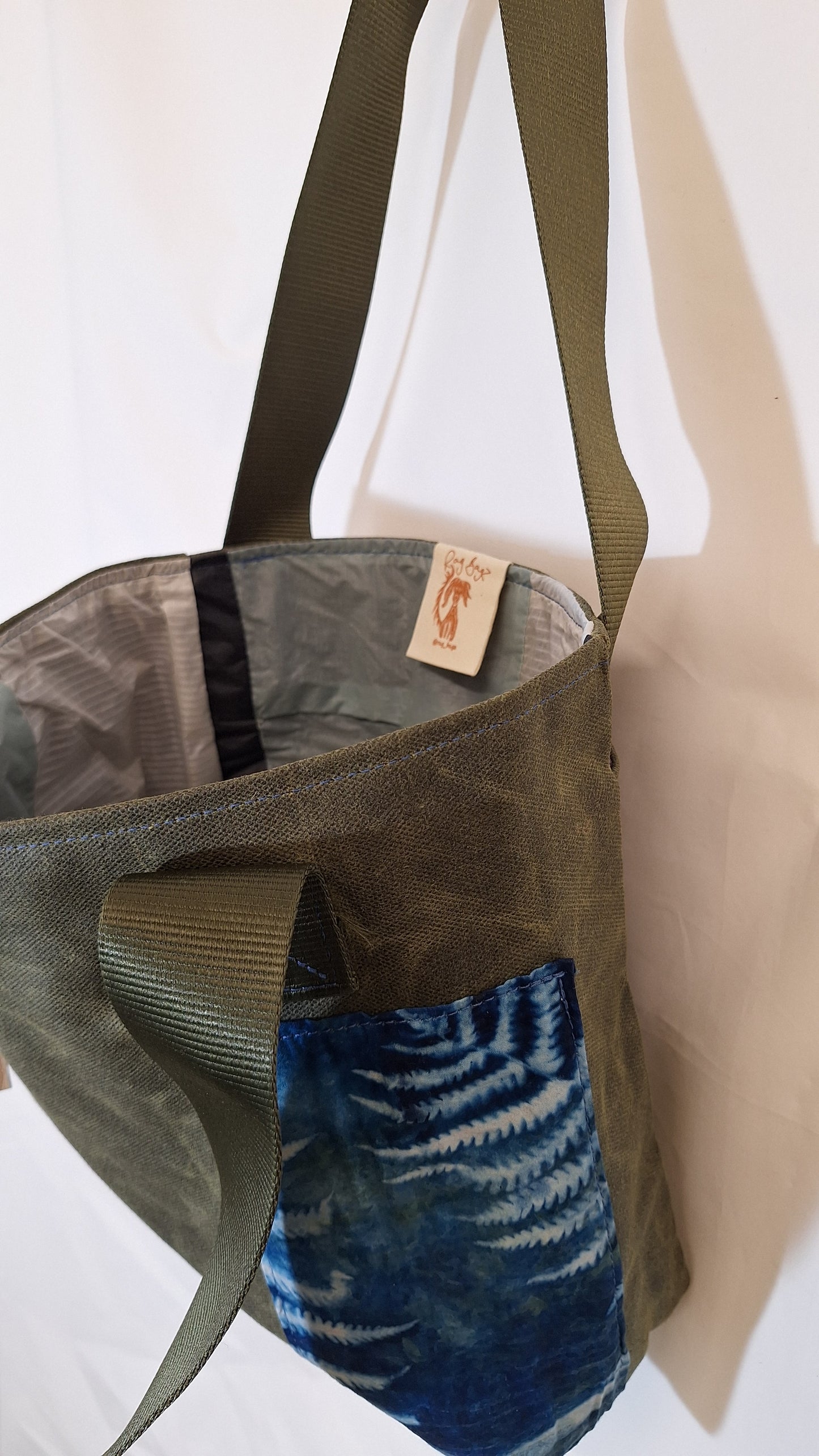 Boxy tote