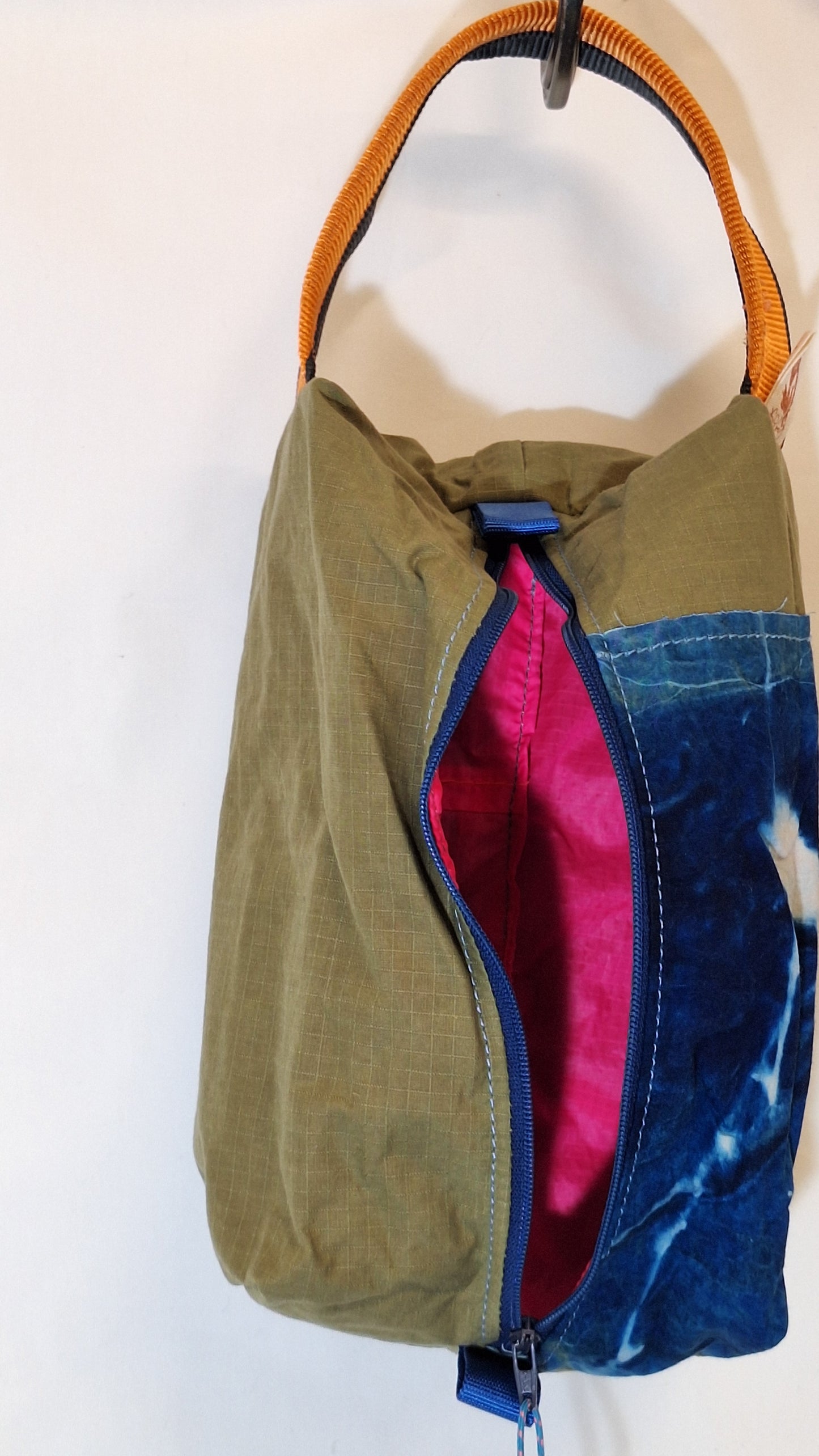 Washbag/hanging storage bag