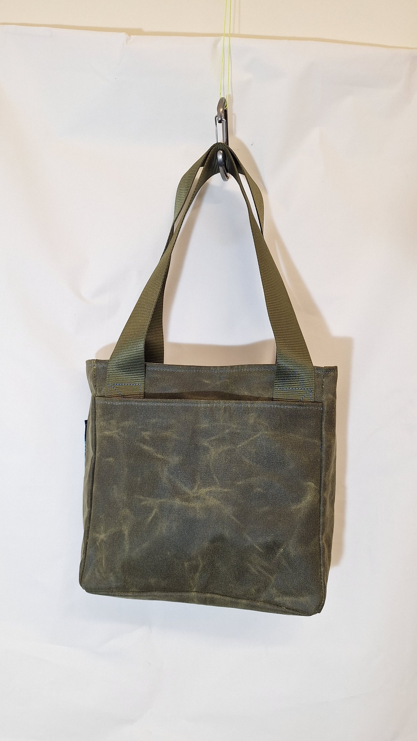 Boxy tote